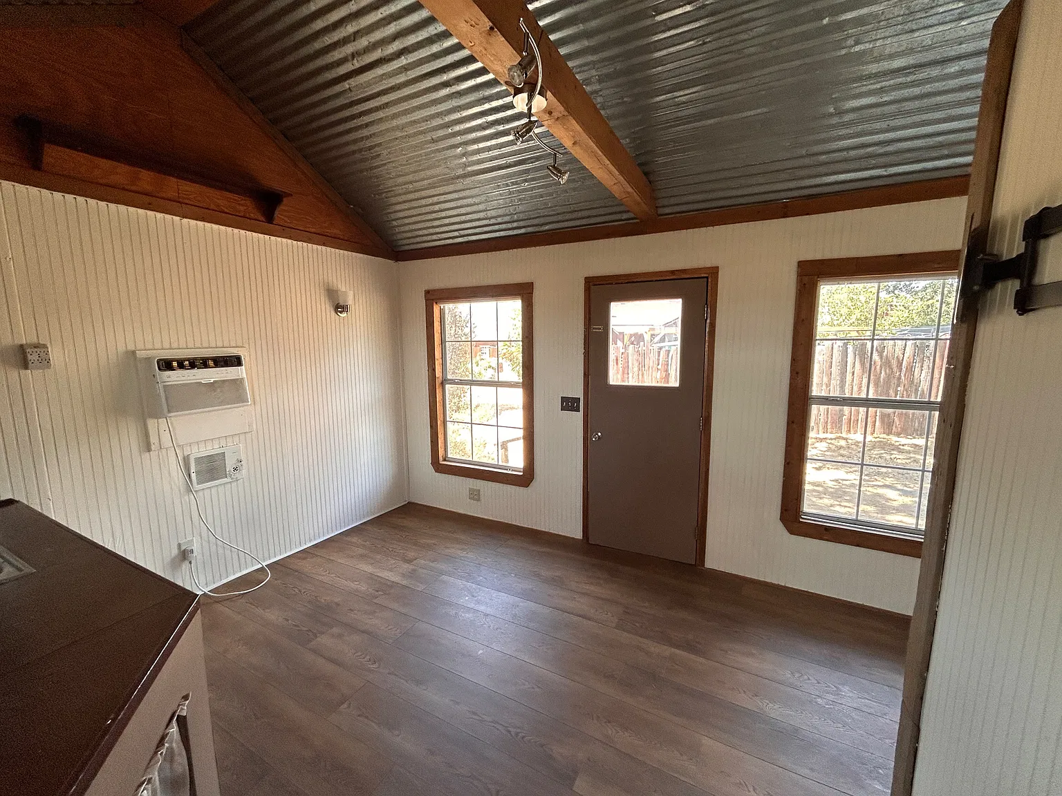 Studio, $800 — Photo 3