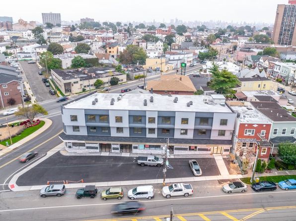 44 Bergen Blvd APT 5