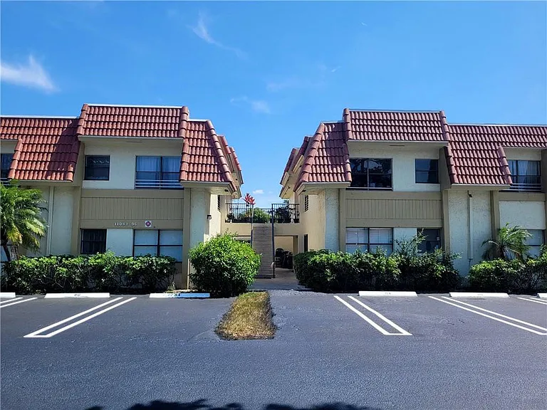 11096 Royal Palm Blvd — Photo 20