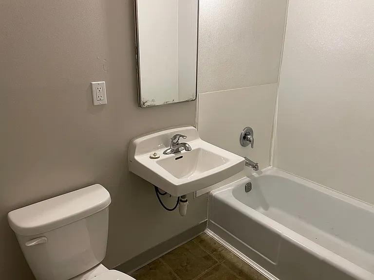 42 G St SW — Photo 11