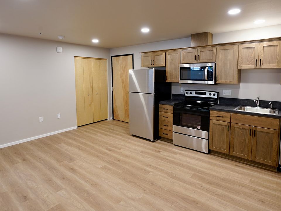 1st image of 110 SE Handley St #104