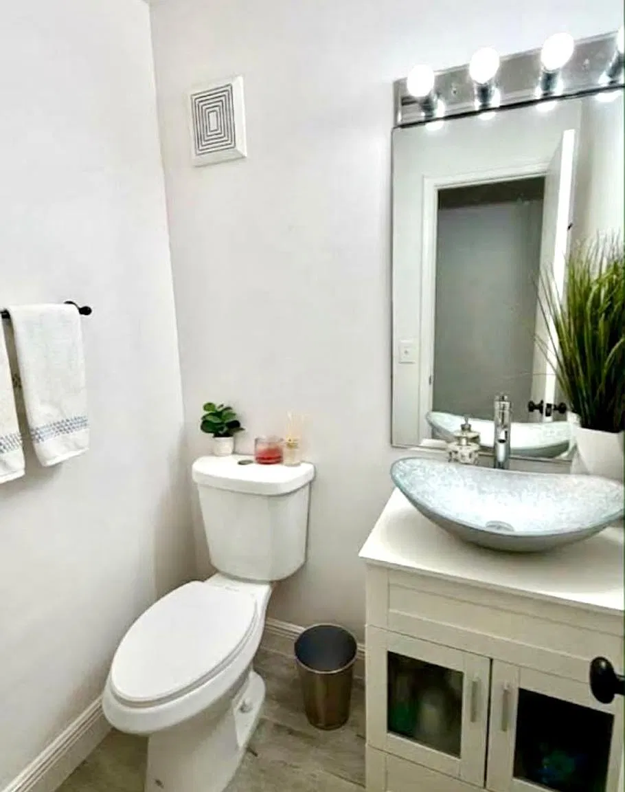 3 bed, 2.5 bath, 2019 sqft, $3,300 — Photo 3
