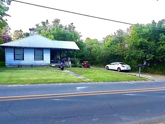 2nd image of 909 W College Ave
