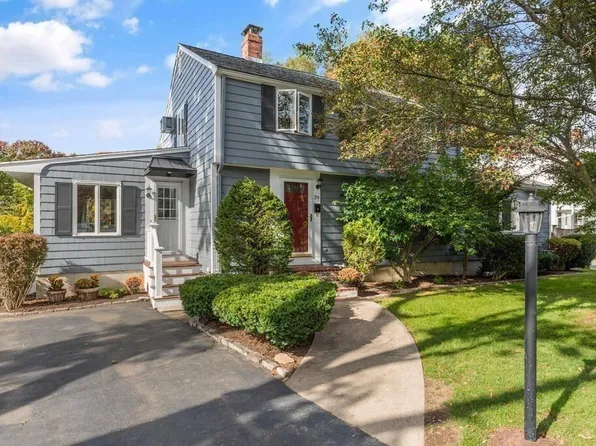 39 Nathaniel Rd, Winchester, MA 01890