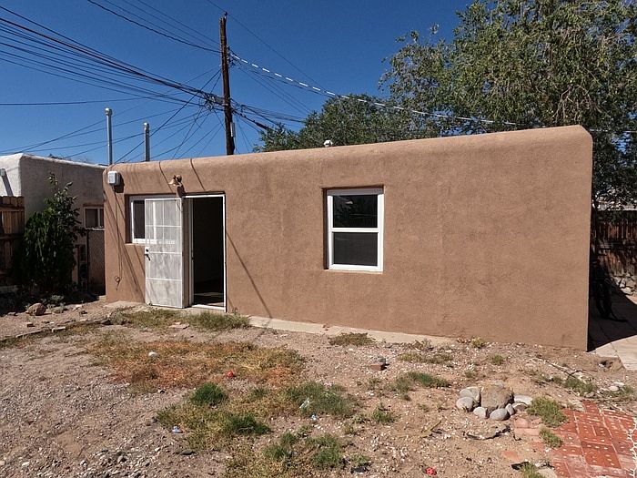 1st image of 541 Cardenas Dr SE