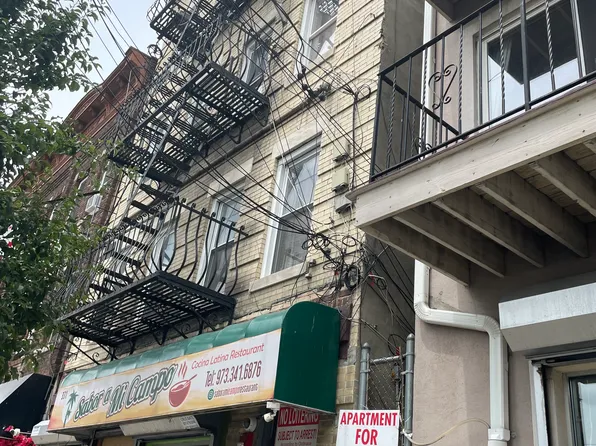 331 21st Ave APT 1, Paterson, NJ 07501
