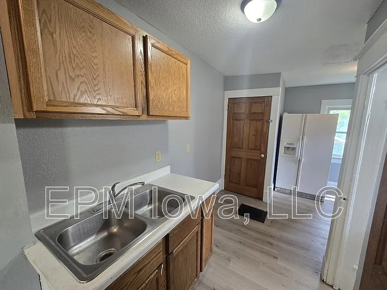 301 Leland Ave — Photo 16