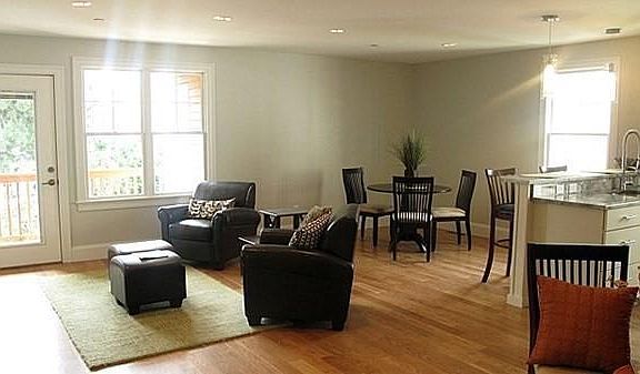 3rd image of 20-22 Peters St #22-2