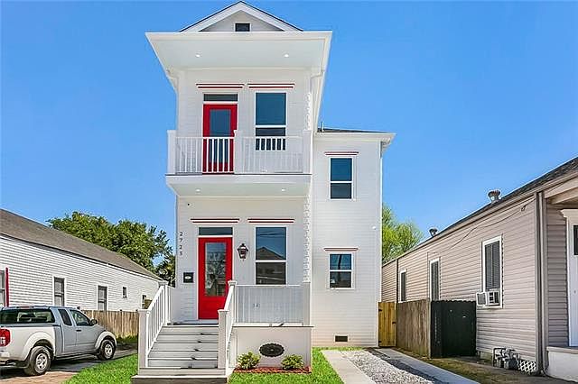 1st image of 2725 Amelia St