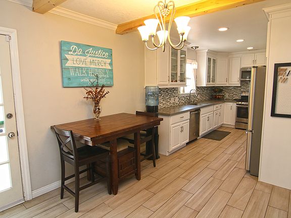 5th image of 4902 N Willow Ave