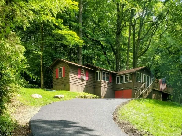 389 Springbrook Trl, Byram Twp., NJ 07871