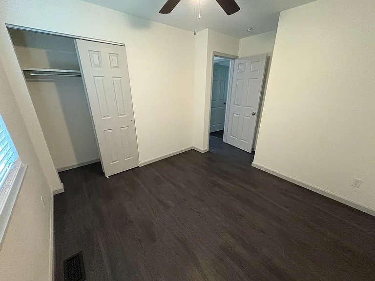 904 Montgomery Ave — Photo 9