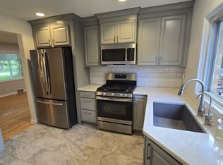 675 Verdant Dr, Elm Grove, WI 53122