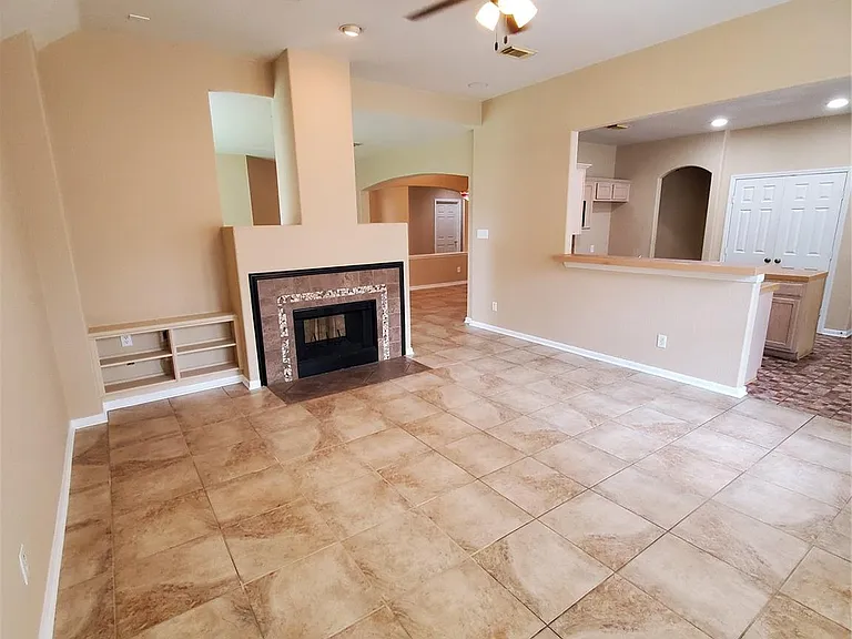 2715 Falling Forest Ct — Photo 19