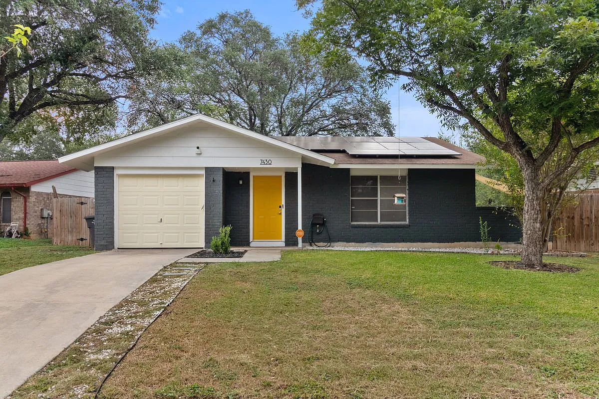 7430 Saddlewood Street — Photo 4