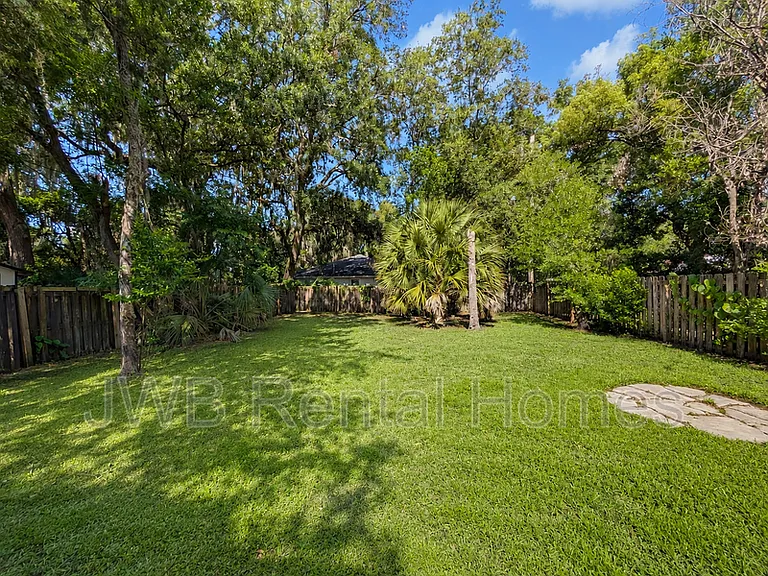 2216 White Ave — Photo 13