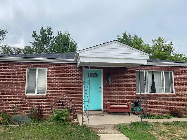 5261 Newton St — Photo 4