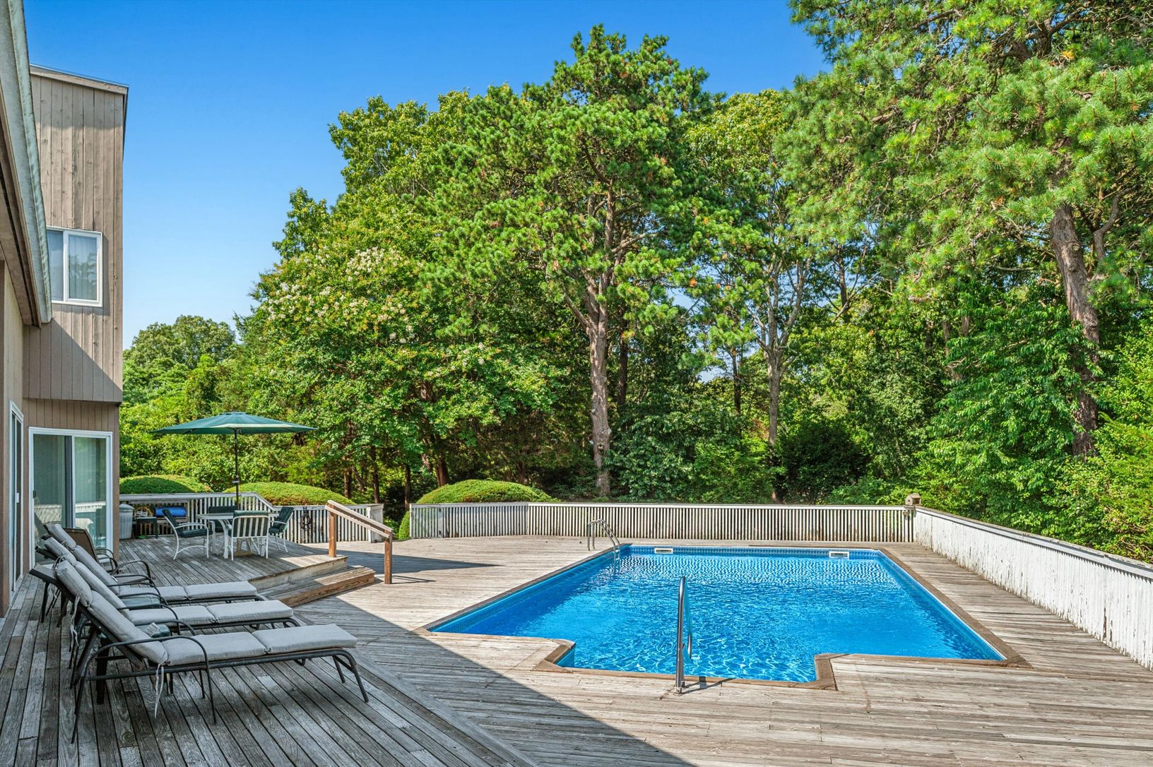  41 Sunset Ave, East Quogue