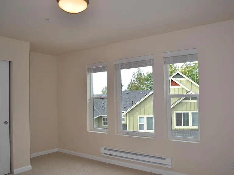 2544 NE Mulberry Walk — Photo 13