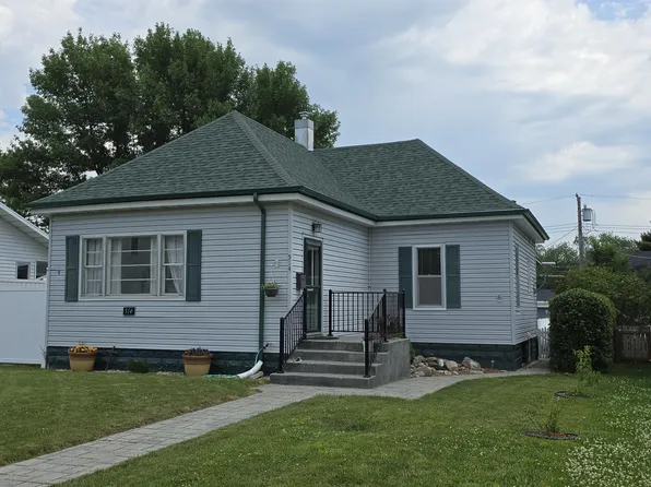 514 2nd Ave E, Williston, ND 58801