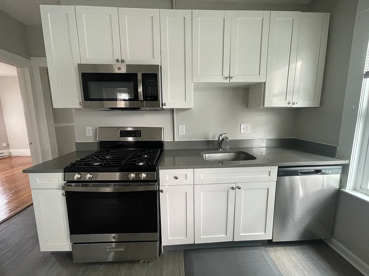 Building Photo - 48 Mora St #2