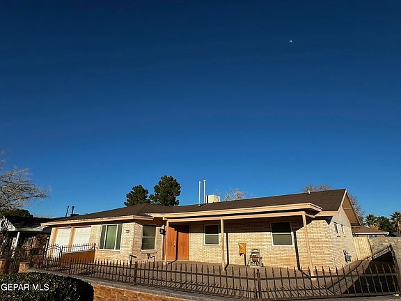 2nd image of 1600 Vista Real Dr
