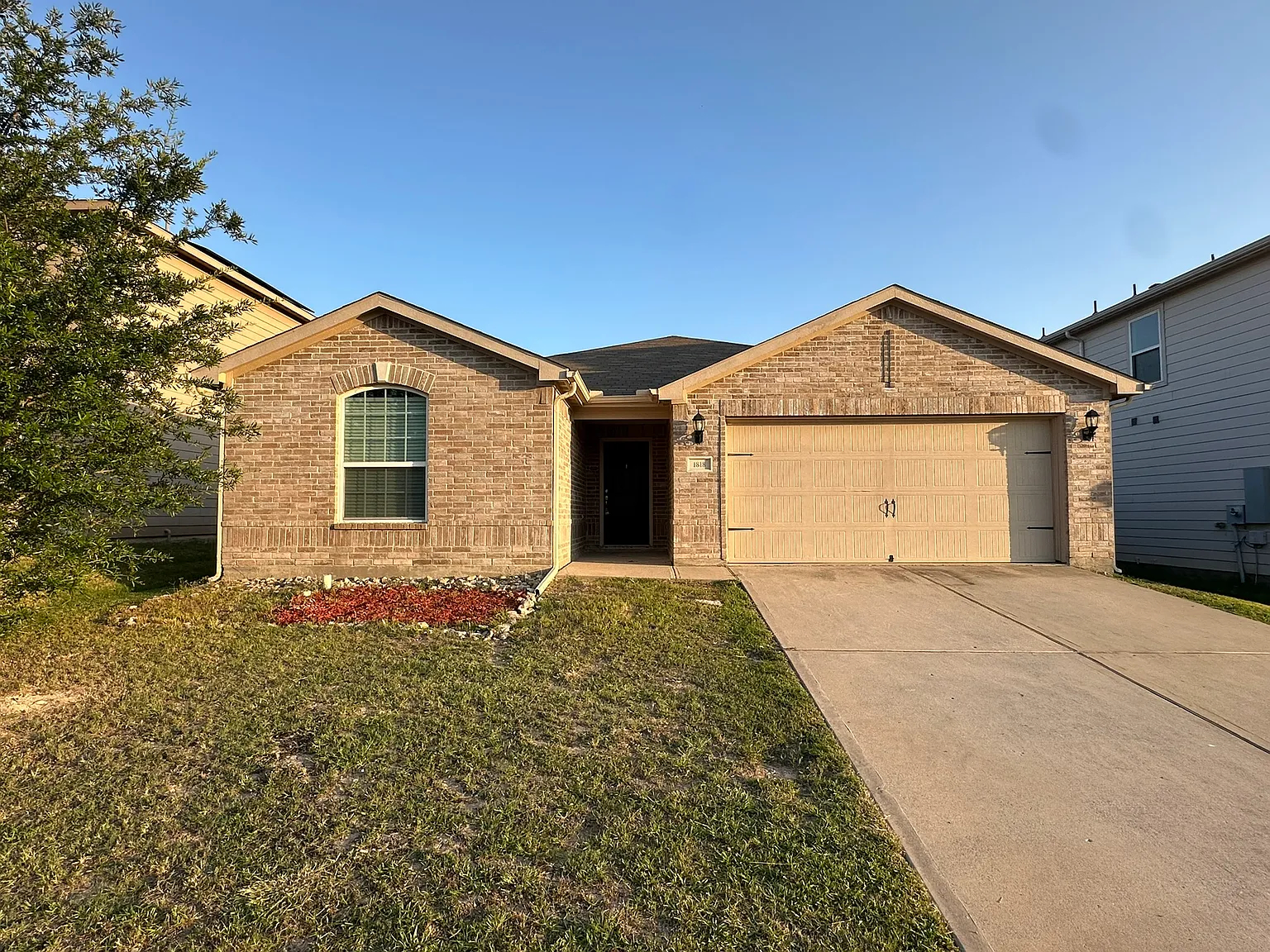 4 bed, 1658 sqft, $1,695 — Photo 1