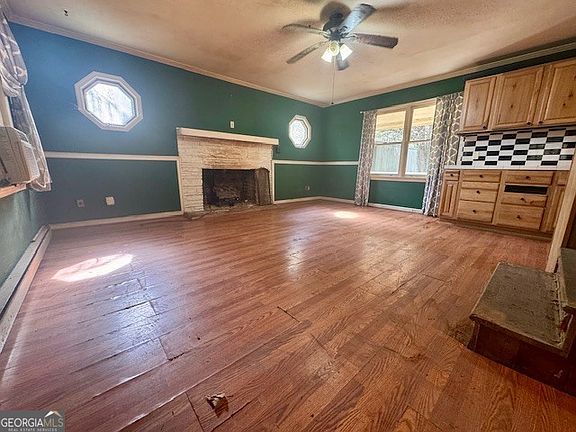 4th image of 551 Bradford Rd