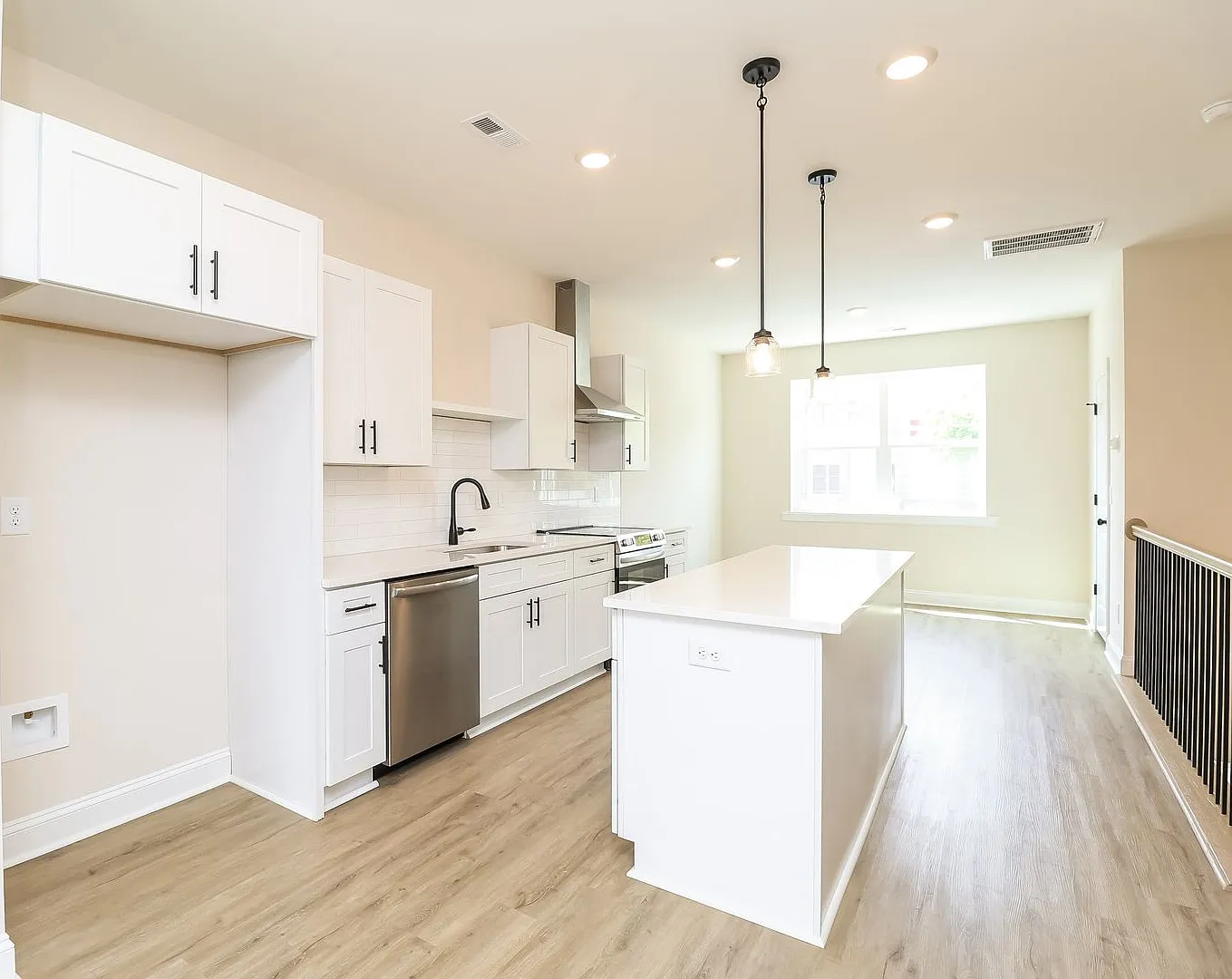 3-Bedroom, 3.5 Bath Townhome for Rent in Charlotte, NC | Attached Garage & Modern Kitchen — Photo 2