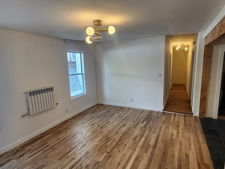 725-727 Warren St #3 — Photo 14