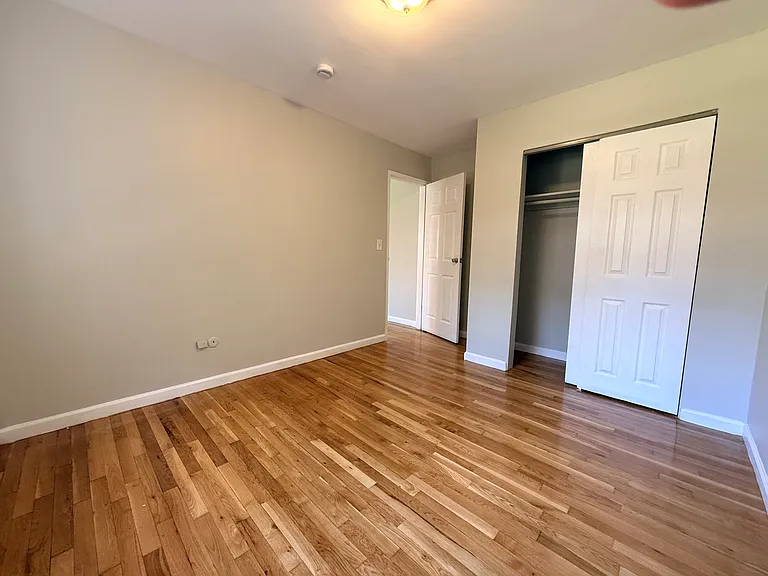 111-112 Lincoln Ave #7B — Photo 6
