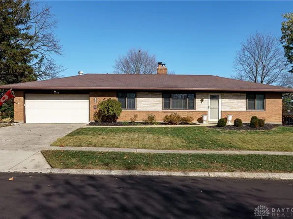 1109 Chateau Dr, Dayton, OH 45429
