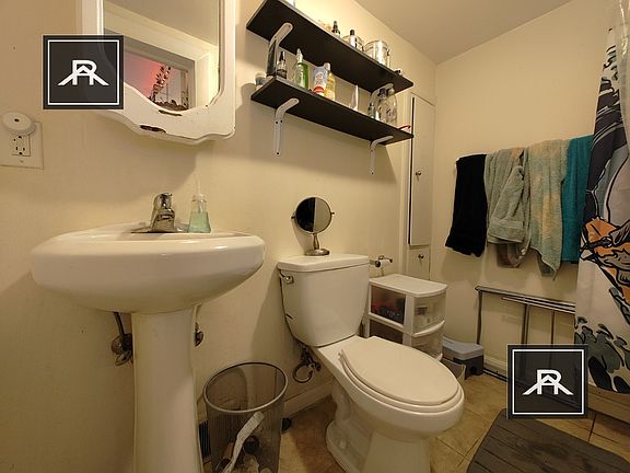4th image of 11 Medford St #1