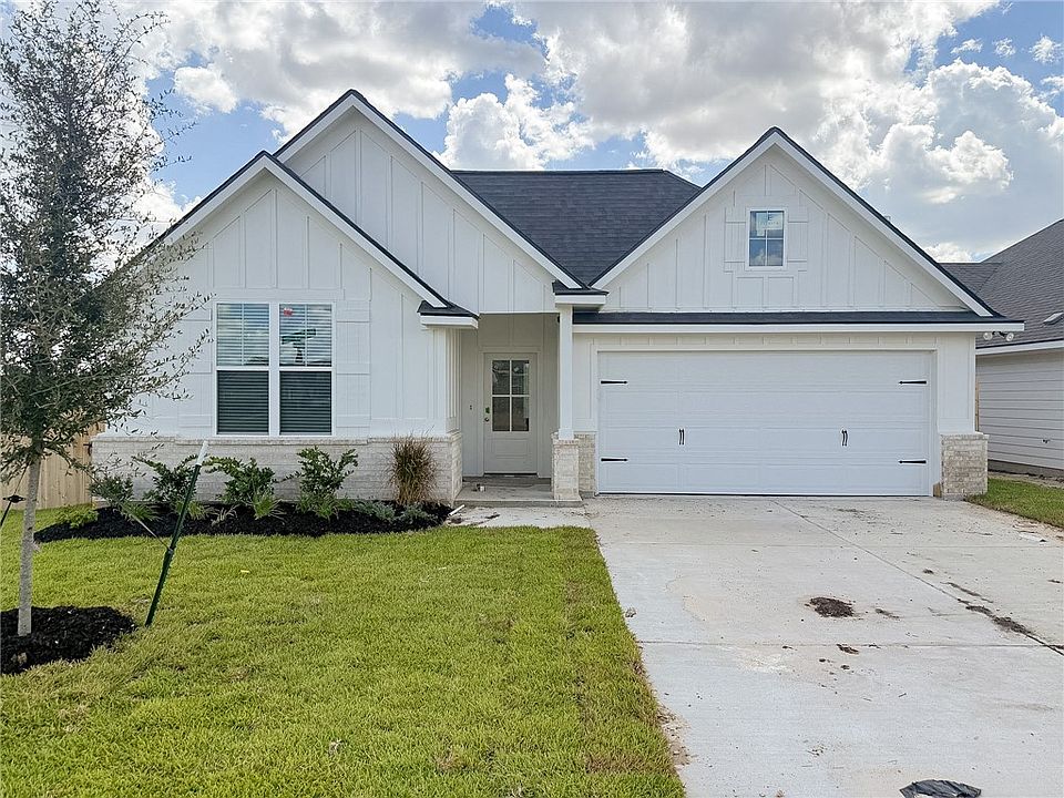 1st image of 3242 Wesley Loop