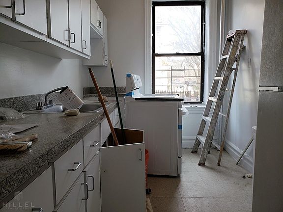 3rd image of 8915 102nd St APT B8