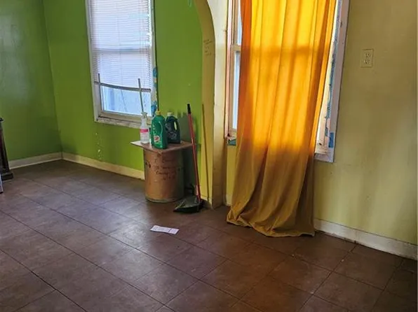 721 Henderson Ave, Staten Island, NY 10310