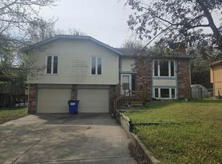 615 Skyline Dr, Junction City, KS 66441