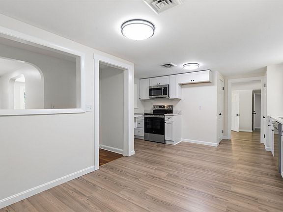 3rd image of 109 Lenox St
