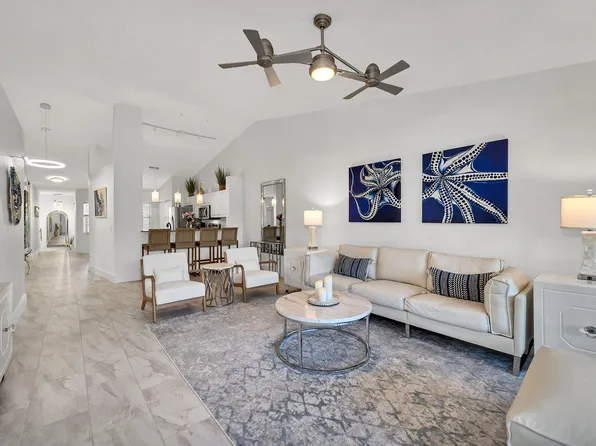 1747 Reuven Cir APT 4, Naples, FL 34112