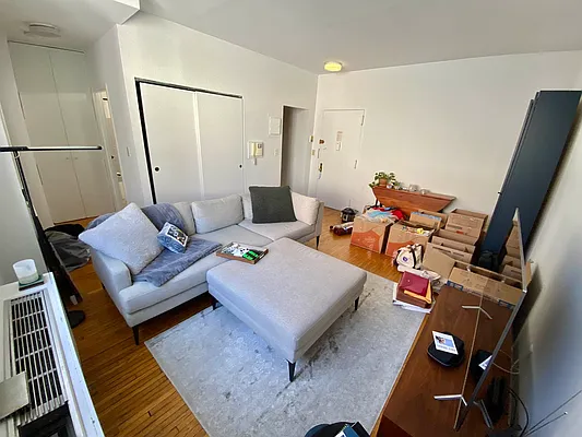 Rented by J PRESTON AND ASSOCIATES INC | media 7