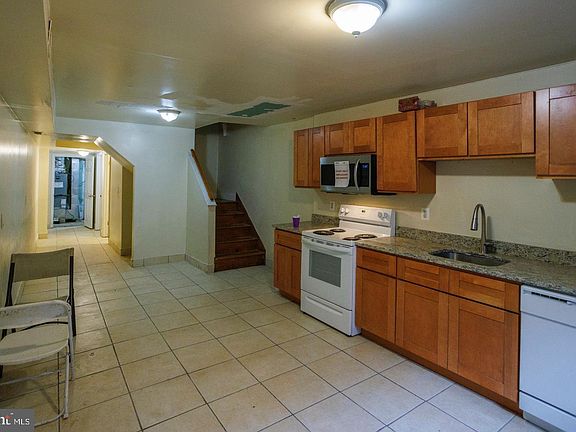 3rd image of 1609 W Susquehanna Ave