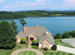 301 Rock Point Dr, Vonore, TN 37885