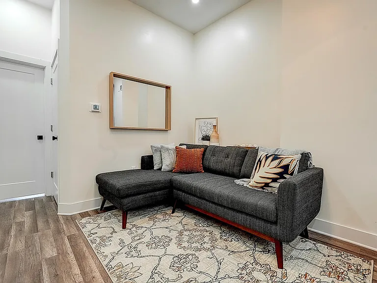 2203 Catharine St #1 — Photo 1