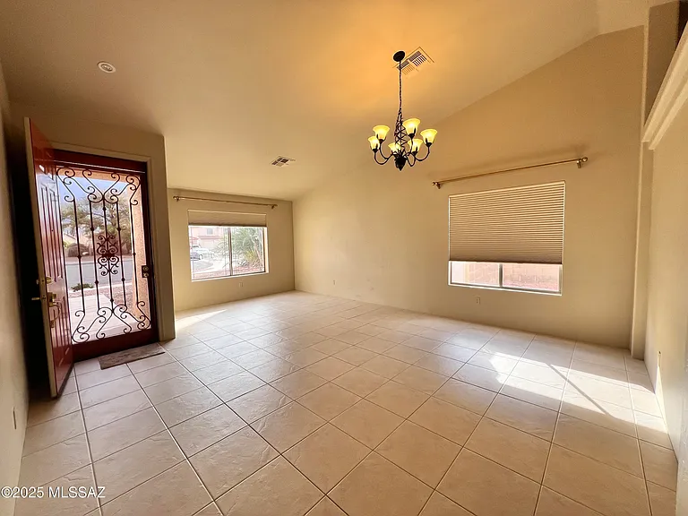 8679 N Ahwatukee Way — Photo 2