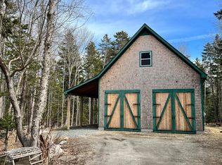 1 Coves End Dr, Deer Isle, ME 04627