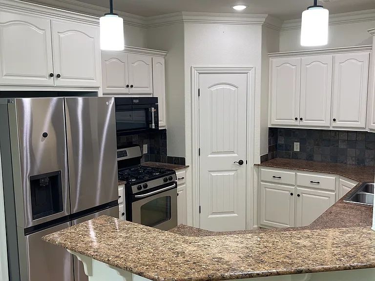 11x12 kitchen with walk in pantry