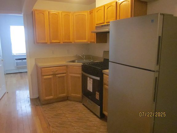2nd image of 140 Richardson St APT 2