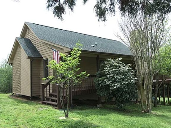 3rd image of 224 Liberty Hall Ln