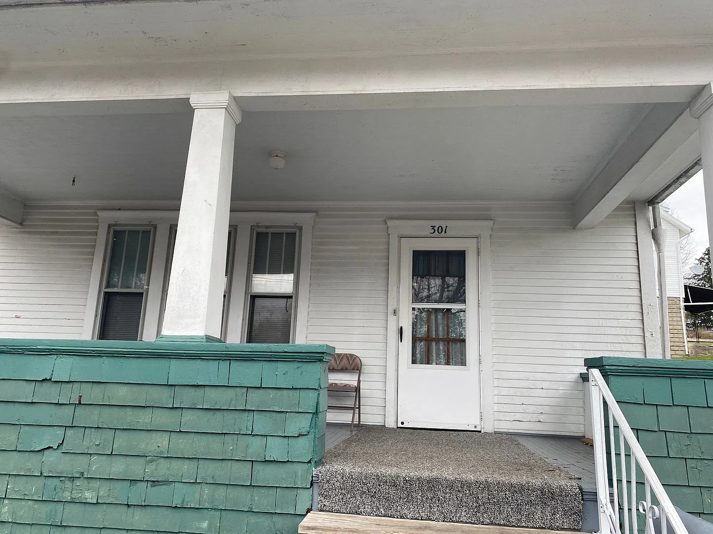 Downtown - 3 Bedroom House - Available 05/19/2027 — Photo 3