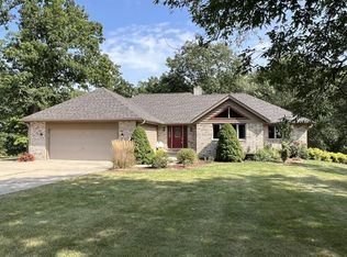 W257S10620 Horseshoe Ln, Mukwonago, WI 53149